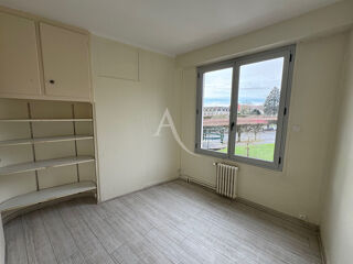  Appartement à louer 3 pièces 66 m²