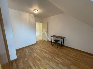  Appartement à louer 3 pièces 65 m²