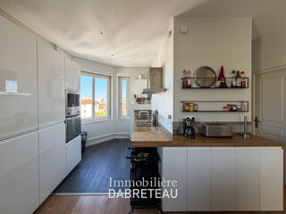  Appartement à louer 6 pièces 102 m²
