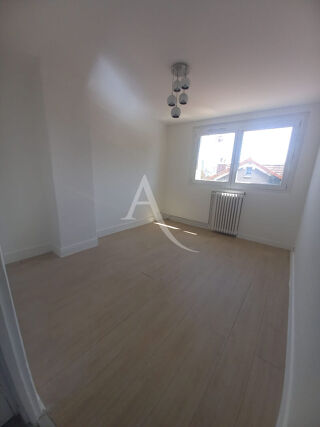  Appartement à louer 3 pièces 44 m²