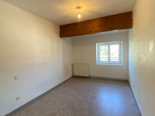  Appartement à louer 4 pièces 81 m²