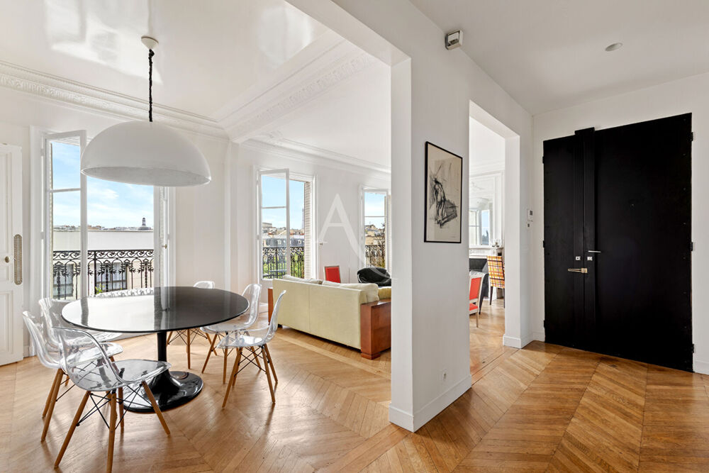 Vente Appartement Appartement de standing  5 pièces - Secteur Marché Lebon - Dernier étage avec vue Tour Eiffel & Arc de Triomphe Paris 17