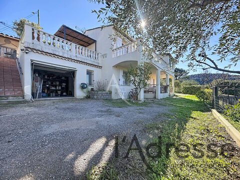   Magnifique villa 5 pi�ces 130 m� sur un terrain de 2000 m� � Tanneron ! Maison - 5 pi�ce(s) - 130 m�