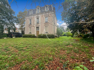  Maison  vendre 10 pices 220 m