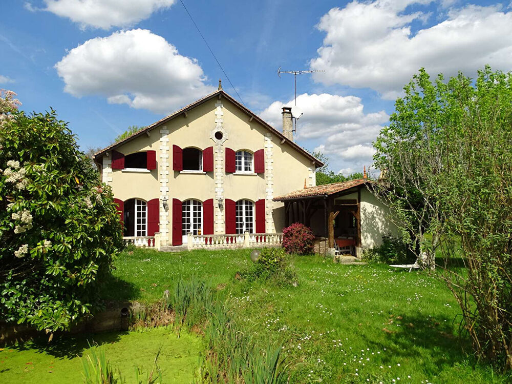 Vente Maison Maison Beauronne 5 pièce(s) 138 m2 avec étang Beauronne