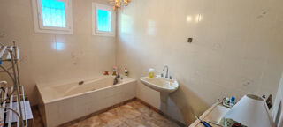  Maison  vendre 8 pices 220 m