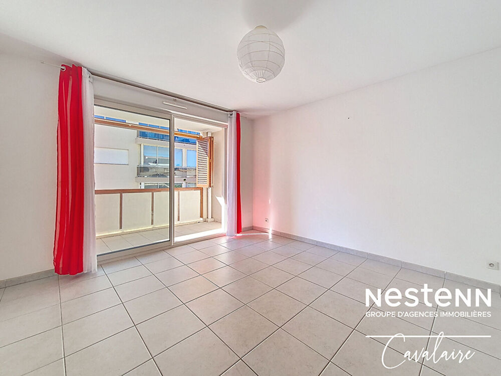 Vente Appartement Appartement 2 pièces proche du port deuxième étage avec stationnement en sous-sol Cavalaire sur mer