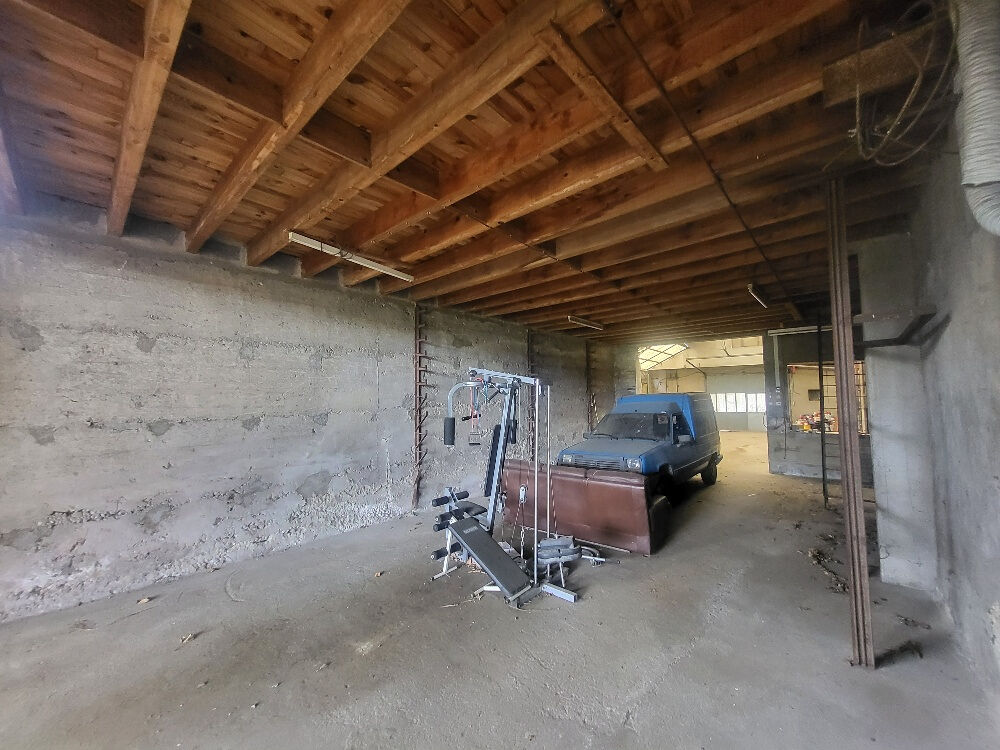 Ensemble immobilier atypique à fort potentiel 350 m² + hangar 240 m²
