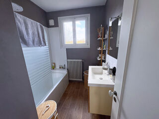  Maison � vendre 7 pi�ces 113 m� Rilhac rancon