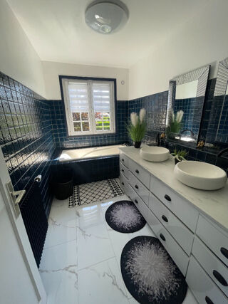  Maison � vendre 8 pi�ces 222 m�