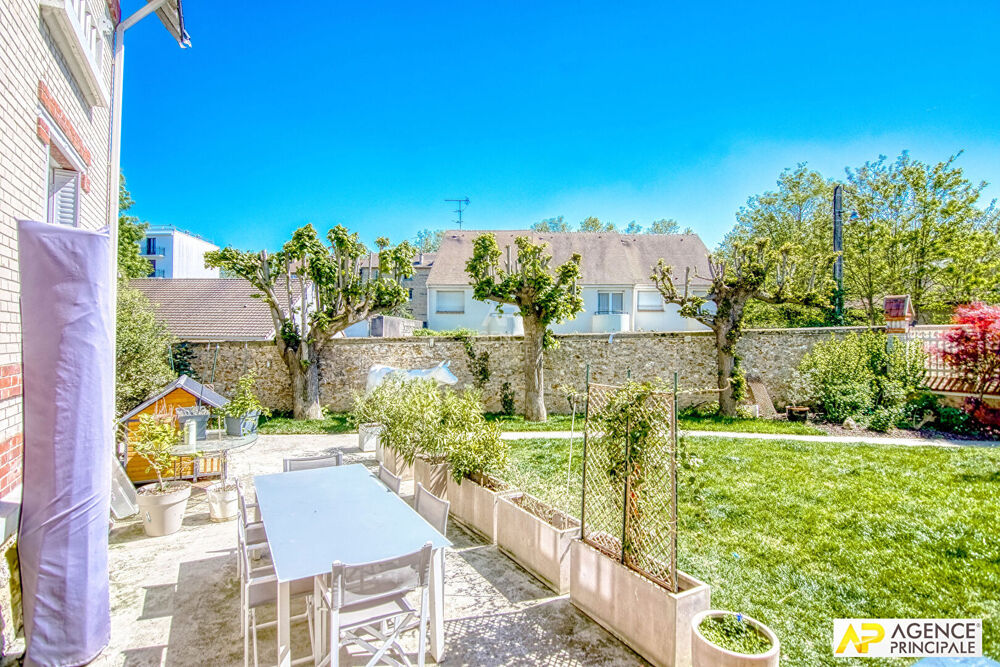 Vente Maison Versailles Montreuil Maison 8 pièces 6 chambres 268 m² au sol avec garage et studio indépendant de 27 m² habitables Versailles
