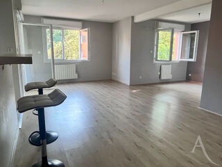  Appartement à louer 3 pièces 83 m²