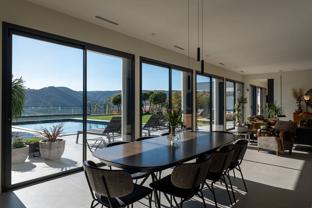 VILLA CONTEMPORAINE DE PRESTIGE : 256m² sur parcelle 913m² - Panorama exceptionnel sur la Vallée du Rhône