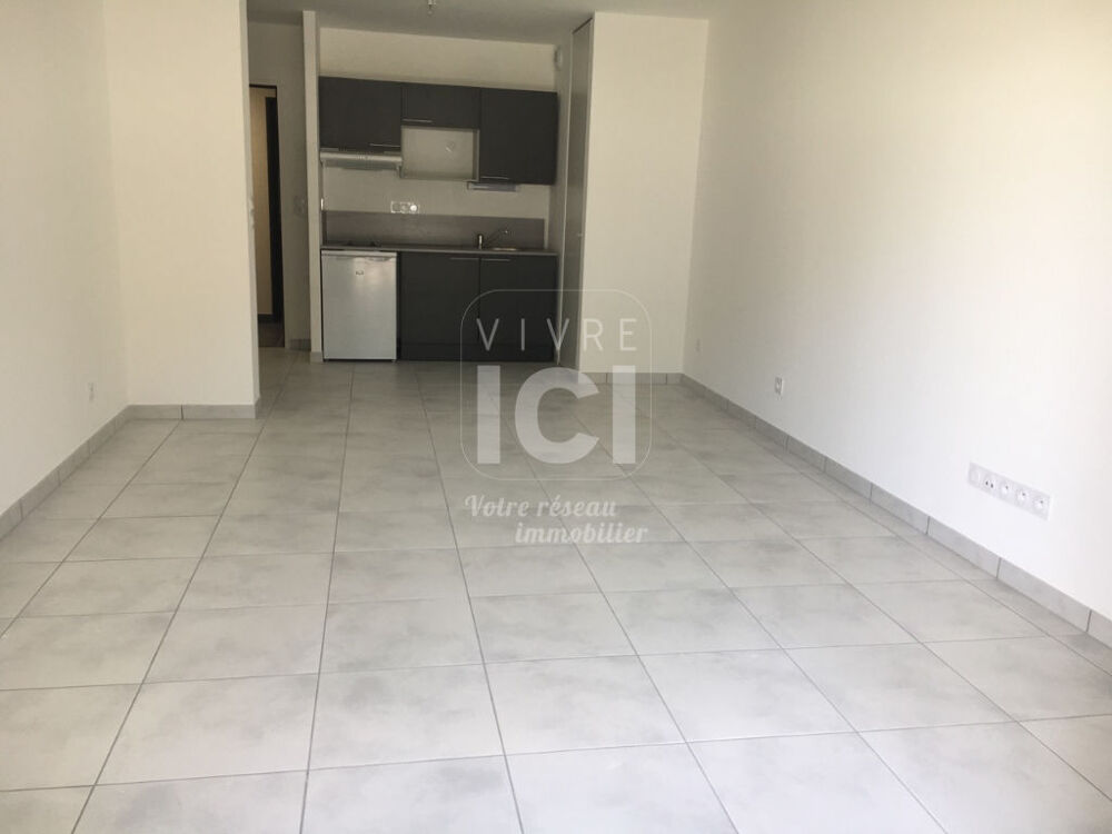 Location Appartement Appartement T2 de 43.13m² avec terrasse + stationnement - Centre ville TREILLIERES Treillieres