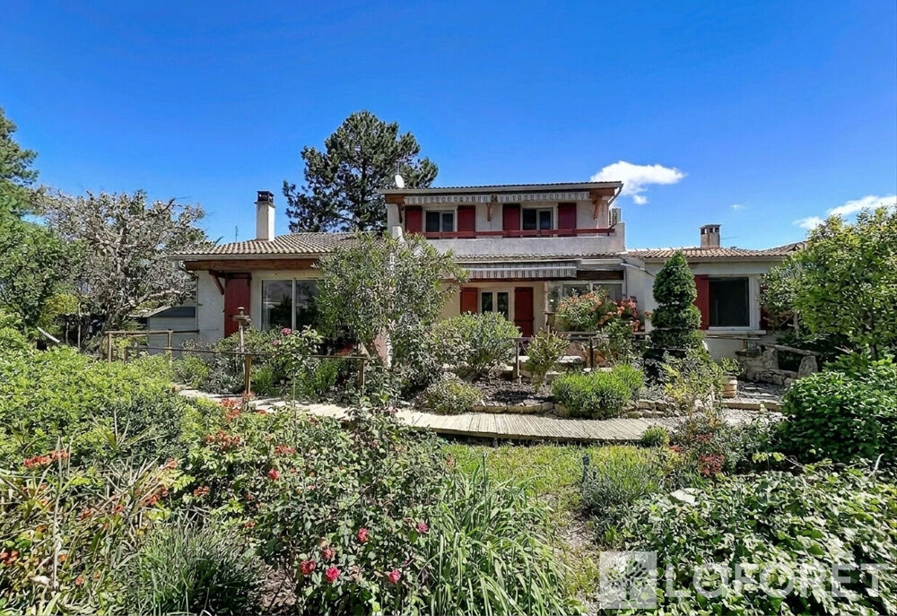Vente Maison ORANGE CENTRE - Maison cossue avec 4 chambres - 2 salles d'eau, sur jardin arboré au calme Orange
