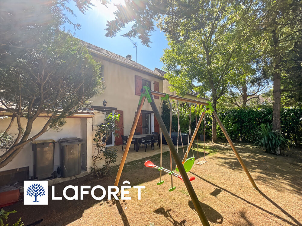 Maison traditionnelle 6 pièces à vendre à Sainte Geneviève des Bois - Réf 9159