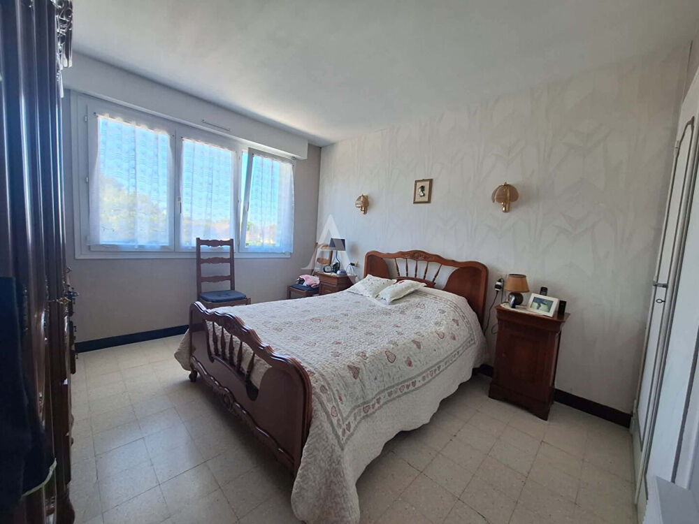 Rue, Maison sur sous-sol complet 4 chambres.