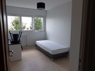  Appartement à louer 5 pièces 102 m²