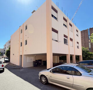  Immeuble � vendre 421 m�