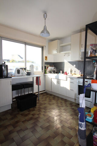  Appartement à louer 5 pièces 98 m²