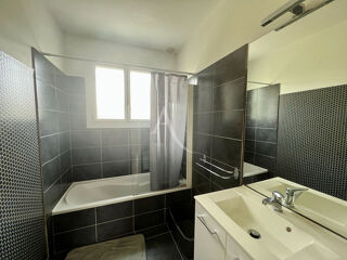  Appartement à louer 3 pièces 70 m²