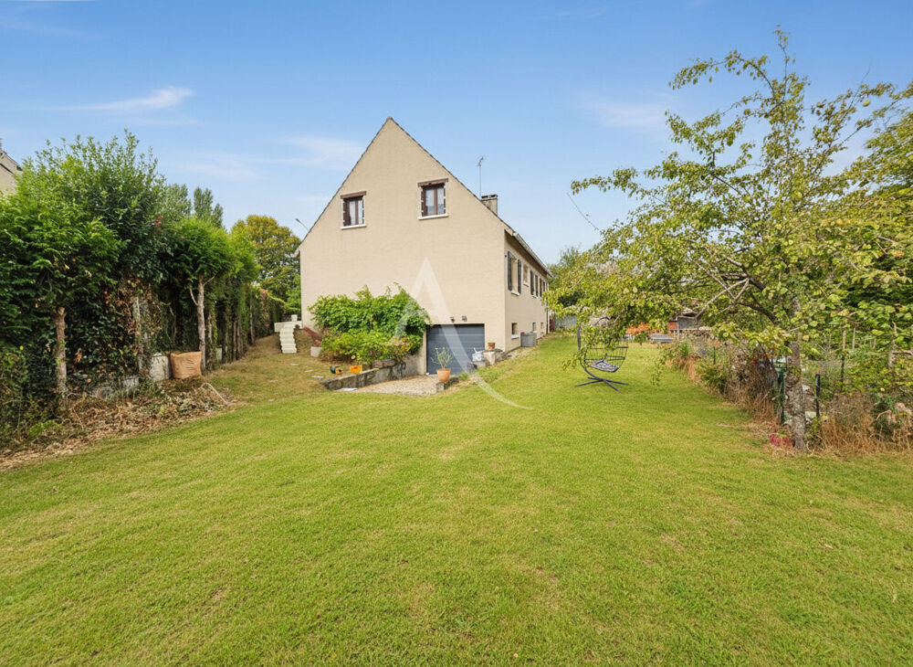 Maison familiale 5 chambres avec jardin et sous-sol à Penchard