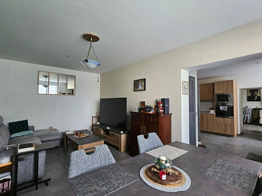 Vente Maison Maison en pierre avec vie de plain-pied sur les Septvallons. Revillon
