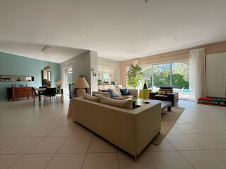  Maison � vendre 6 pi�ces 203 m�