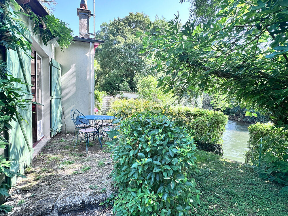 Vente Maison Jolie maison de 33 m² en bord du Loir avec jardin, garage à vendre à Flée (72500) Flee