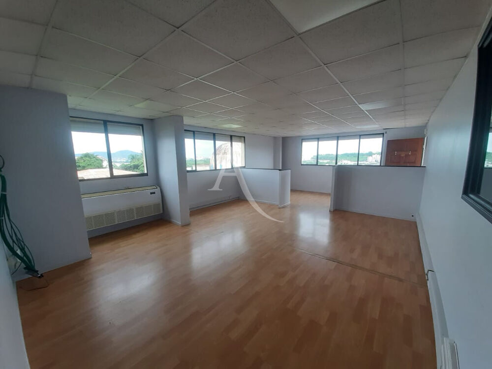   Bureaux Le Lamentin 4 pièce(s) 123 m2 climatisés Pépite A SAISIR !!!!! Appelez-nous vite !!!!! Le lamentin