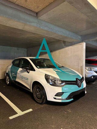  Parking / Garage à louer 