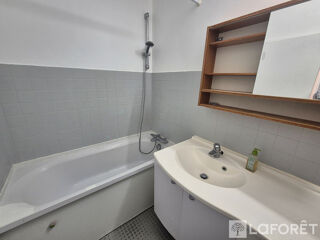  Appartement à louer 4 pièces 76 m²