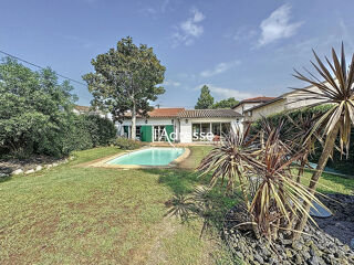  Maison  vendre 6 pices 240 m