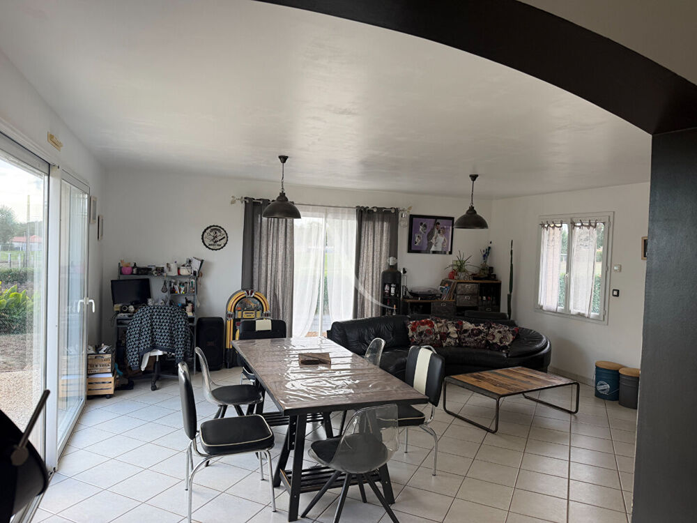 Maison Le Champ Saint Pere 6 pièce(s) 169 m2