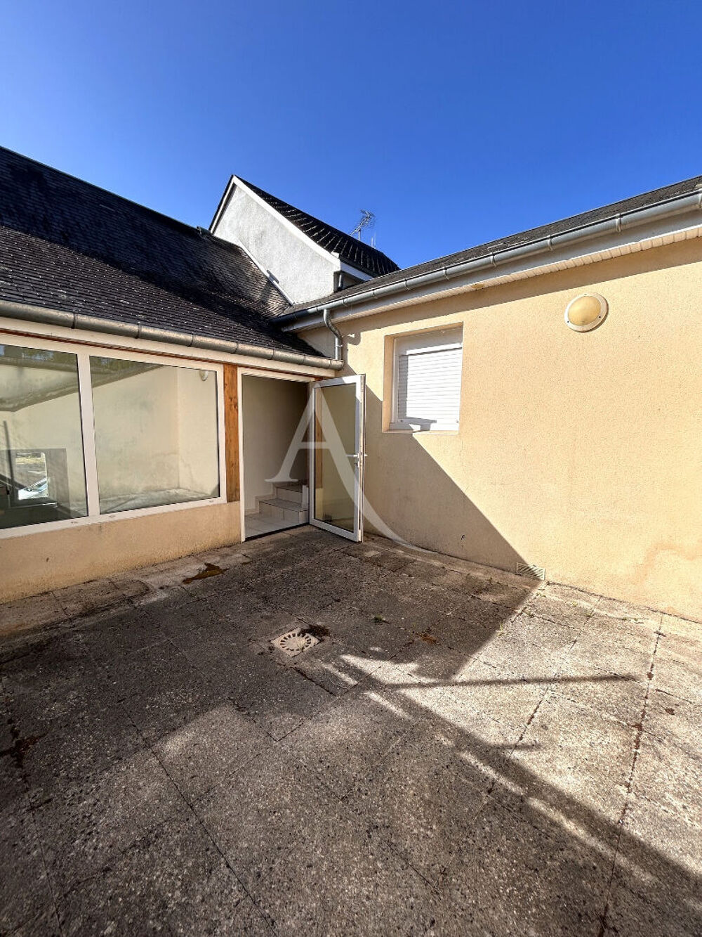 "MAISON YVRE L'ÉVEQUE 4 PIECES 98M2"