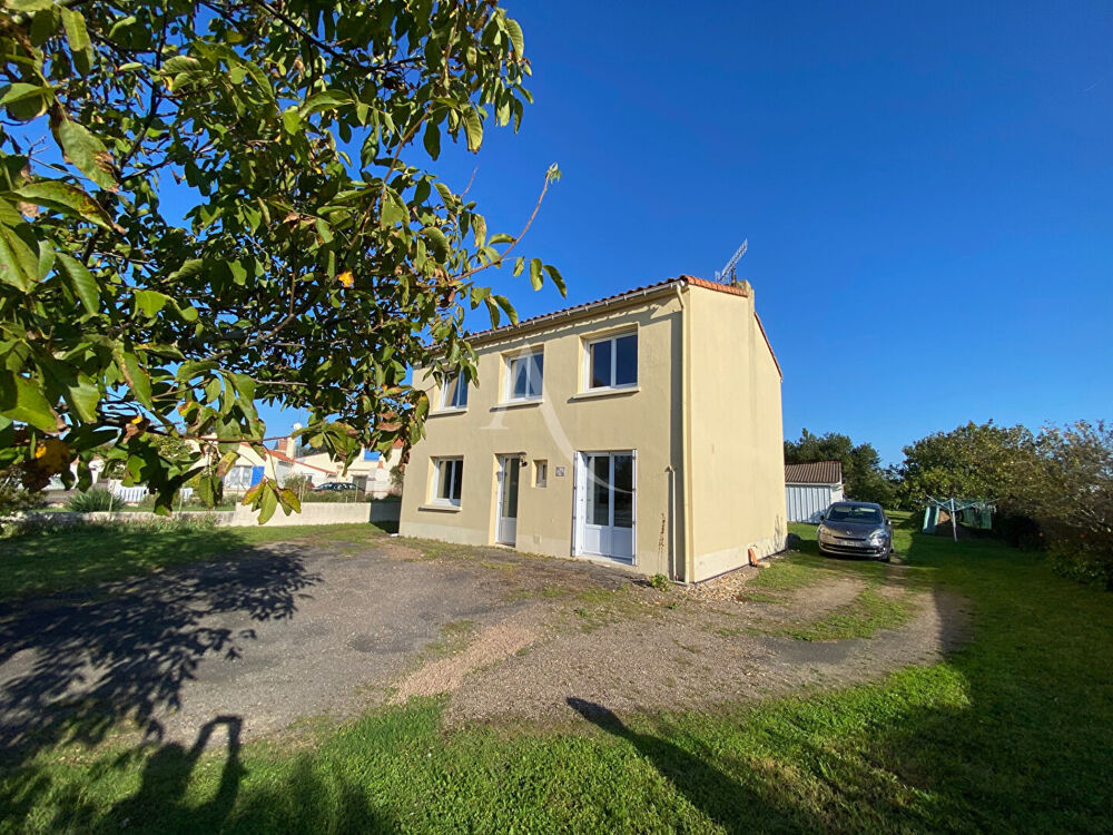 Maison 5 pièces 116 m² · à Avrille · 116 m² · 237 900 €