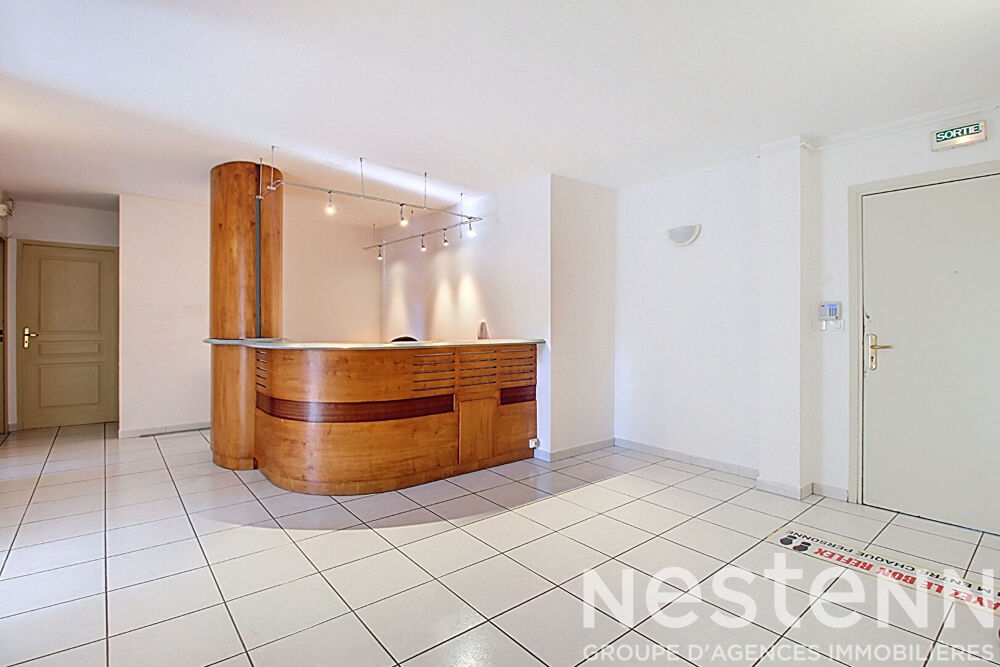 À VENDRE - LOCAUX PROFESSIONNELS / BUREAUX 93m² - DRAGUIGNAN CENTRE-VILLE avec possibilité de changement de destination