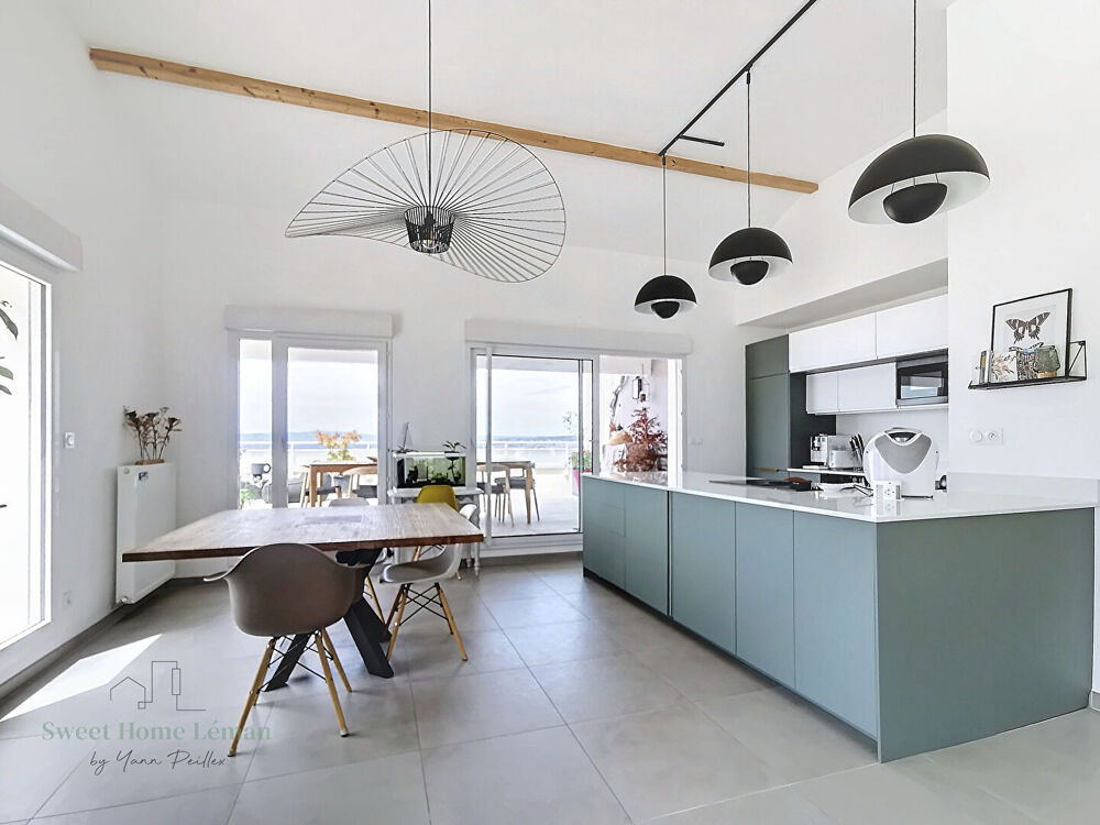 EVIAN - ATTIQUE de 149m² + terrasse 145m² et vue lac panoramique