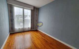  Appartement à louer 3 pièces 80 m²
