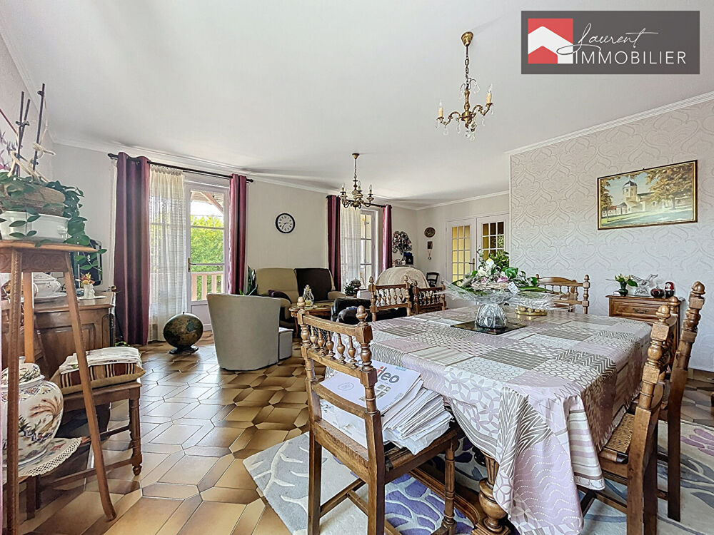Maison avec fort potentiel, au calme, 3 chambres + dépendances