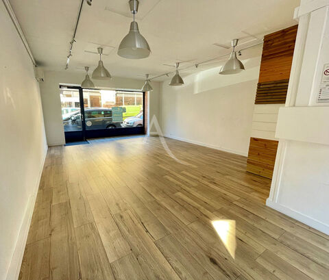 Local commercial de 48m² L'Isle-Jourdain centre 890 32600 L isle jourdain