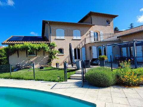   Maison T6 de 225m�  avec piscine et d�pendances - Charantonnay Maison - 6 pi�ce(s) - 197 m�