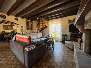  Maison  vendre 11 pices 