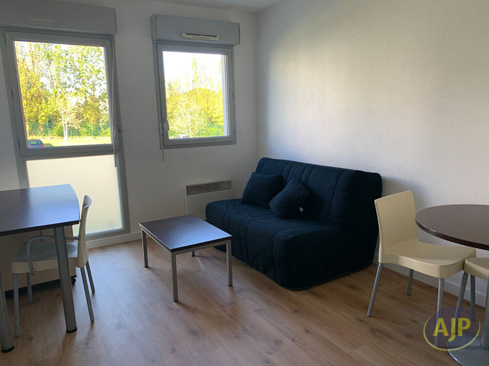 ST SEBASTIEN, T1BIS AVEC PARKING EN SOUTERRAIN FERME
