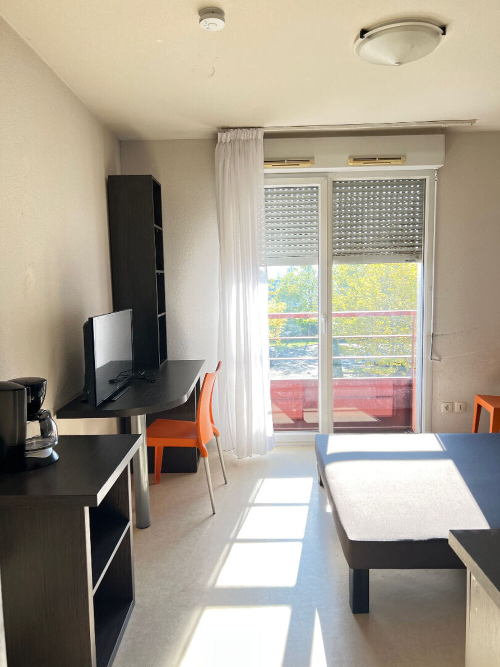 STUDIO MEUBLÉ ET PARKING SAINT-HERBLAIN