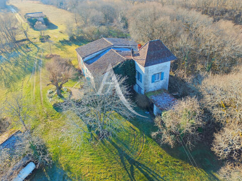   UNIQUE PROPRIETE avec 26 hectares .. Maison - 5 pi�ce(s) - 186 m�