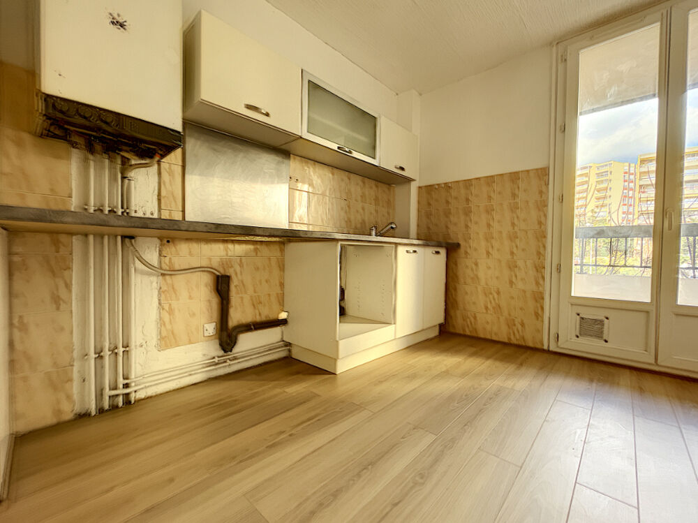Location Appartement Appartement Ajaccio 3 pice(s) 70 m2 - Entre de ville - parking - Cave - Ajaccio