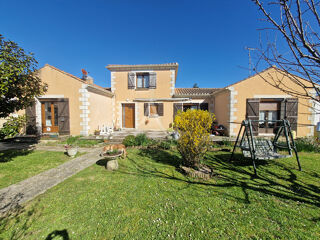 Maison 7 pièces 164 m² · à Brem-sur-Mer · 164 m² · 359 000 €