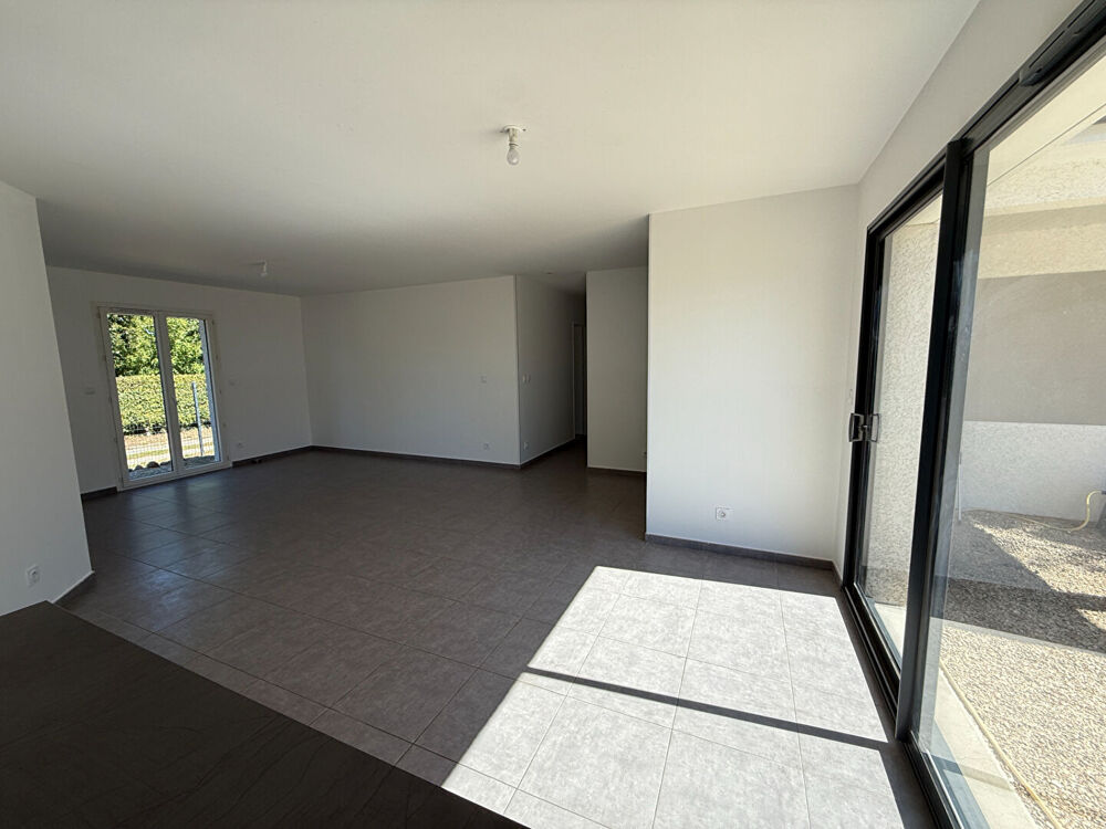 Le charme du plain-pied : 4 chambres et un joli jardin