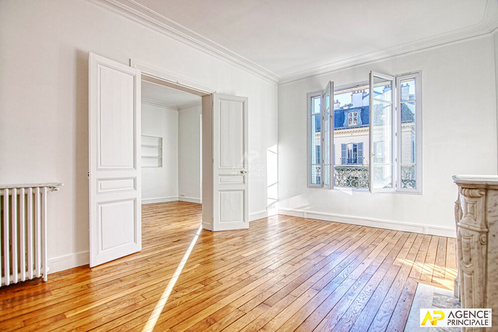Vente Appartement Versailles Notre-Dame les Prés - Appartement 4 pièces 93 .34 m² carrez avec cave  et balcon situé au 1er étage d'un superbe imme Versailles
